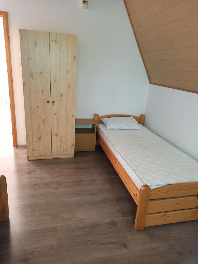 Aniko Apartmanhaz Balatonfoldvar Exterior photo