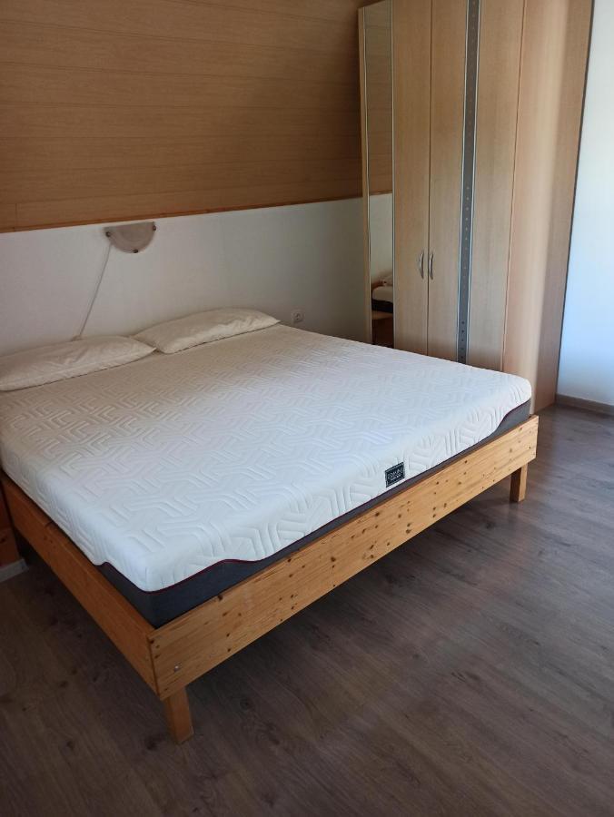 Aniko Apartmanhaz Balatonfoldvar Exterior photo
