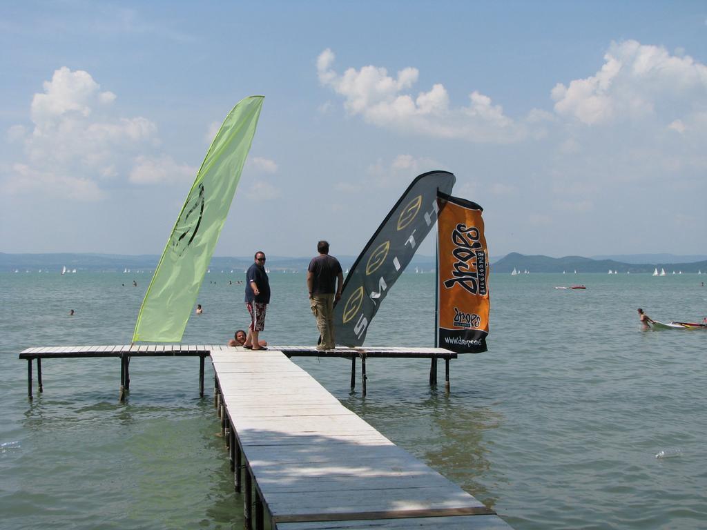 Aniko Apartmanhaz Balatonfoldvar Exterior photo